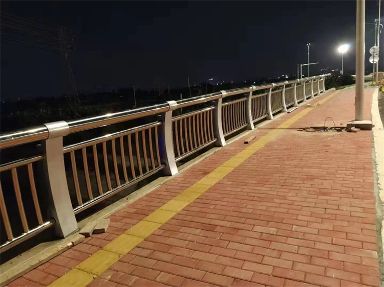 桥梁护栏